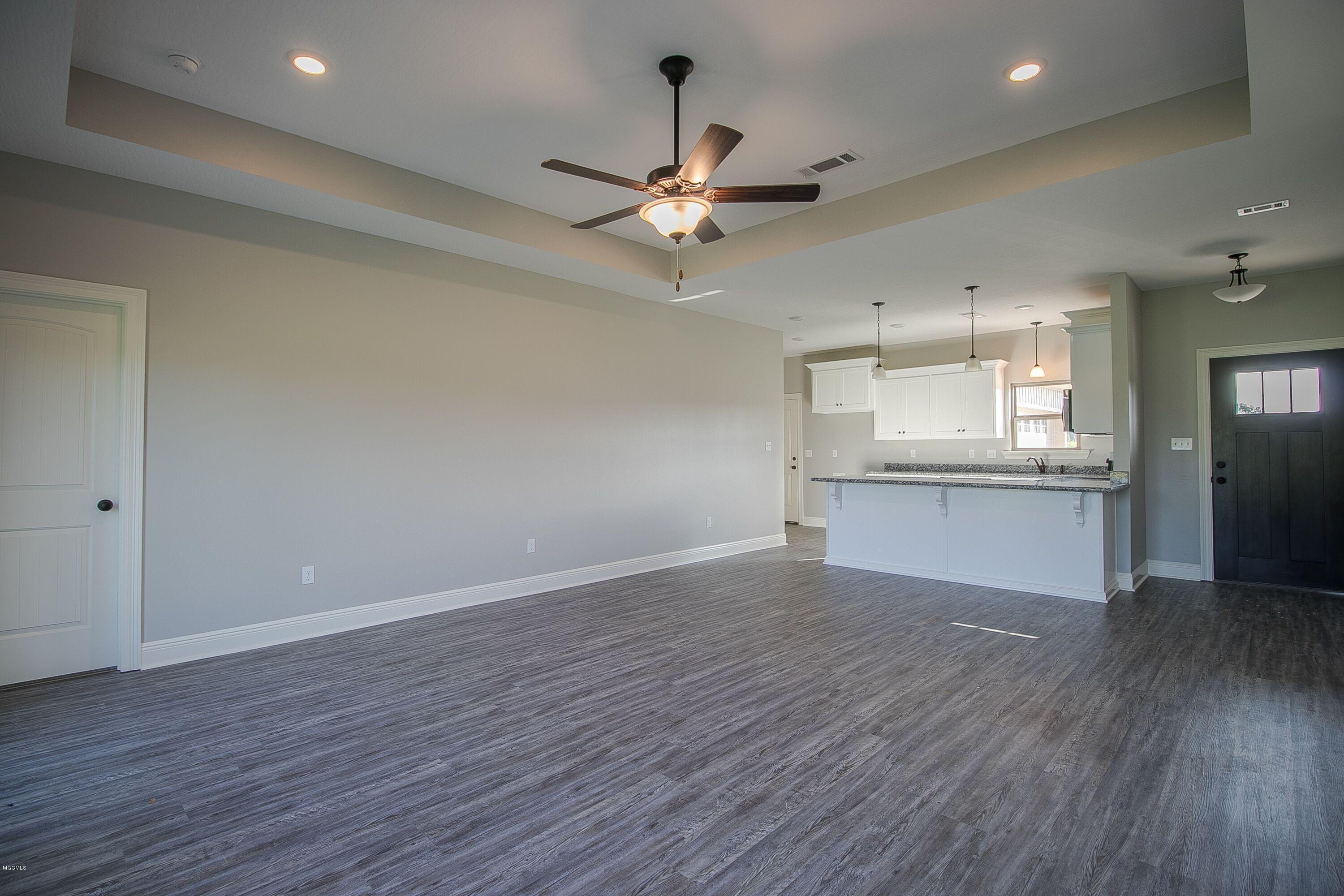 138 Hunters Trace Picayune, MS 39466 - Photo 5 of 13 Living 2 Hunters Trace for MLS