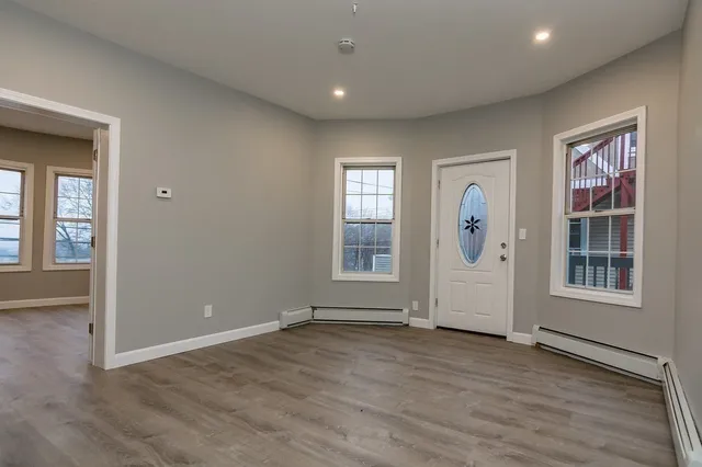 $1,800 | 296 Ames Street, Unit 2F, Lawrence, MA 01841