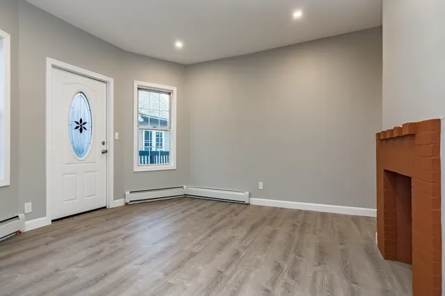 $1,800 | 296 Ames Street, Unit 2F, Lawrence, MA 01841