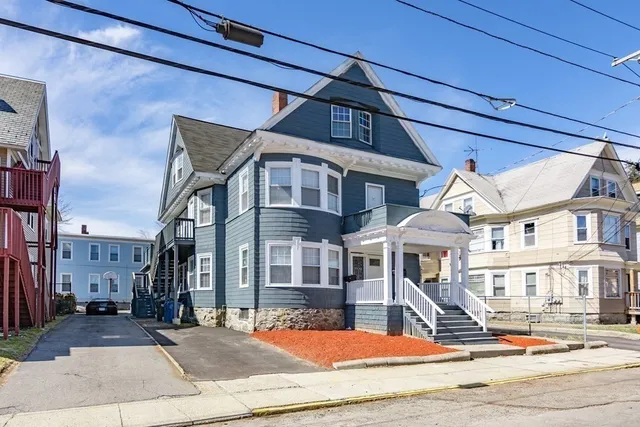 $1,800 | 296 Ames Street, Unit 2F, Lawrence, MA 01841