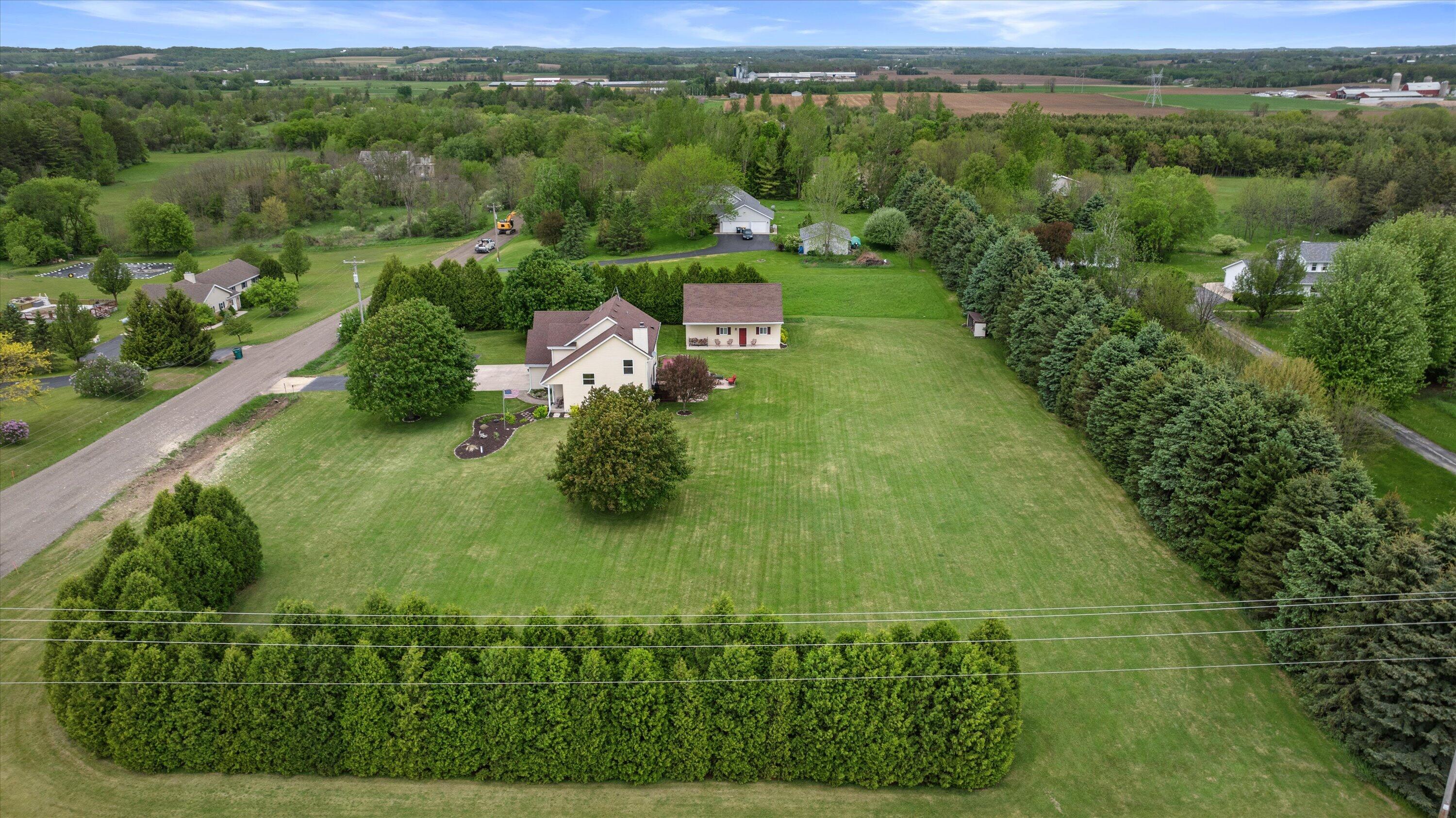 7720 Orchard Valley Road Farmington, WI 53090 - Photo 4 of 36 Exterior