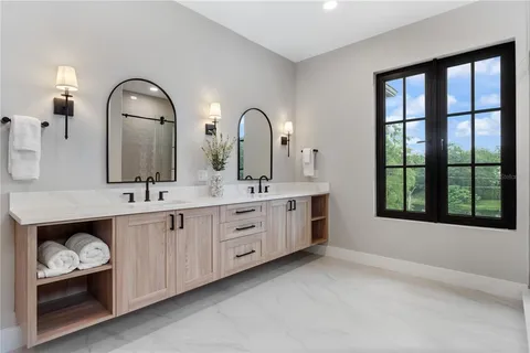 $1,335,000 | 925 Lake Emerald Drive, Orlando, FL 32806