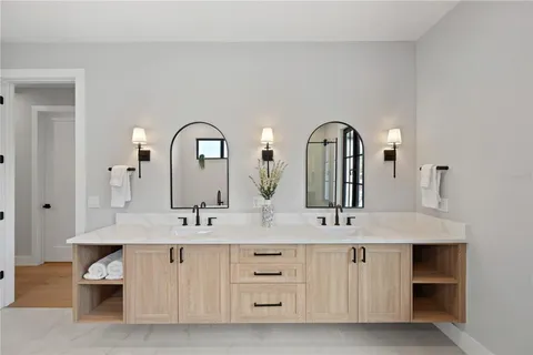 $1,335,000 | 925 Lake Emerald Drive, Orlando, FL 32806