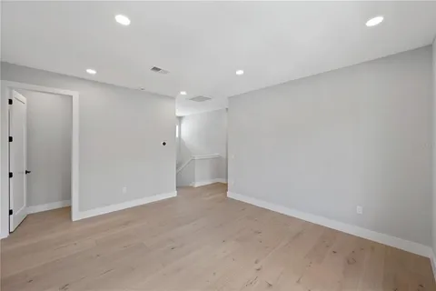 $1,335,000 | 925 Lake Emerald Drive, Orlando, FL 32806