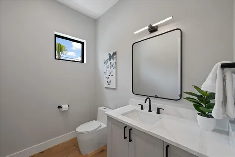 $1,335,000 | 925 Lake Emerald Drive, Orlando, FL 32806