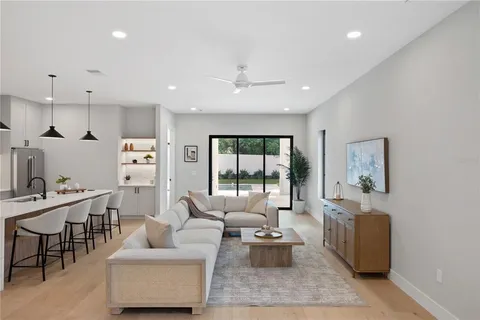 $1,335,000 | 925 Lake Emerald Drive, Orlando, FL 32806