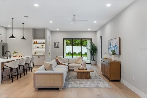 $1,335,000 | 925 Lake Emerald Drive, Orlando, FL 32806