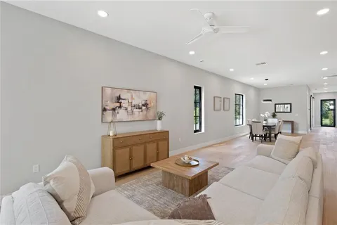 $1,335,000 | 925 Lake Emerald Drive, Orlando, FL 32806