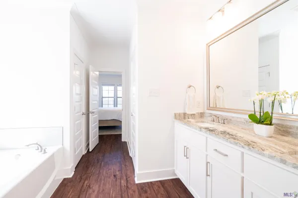 $364,500 | 550 Gadwell Drive, Baton Rouge, LA 70810