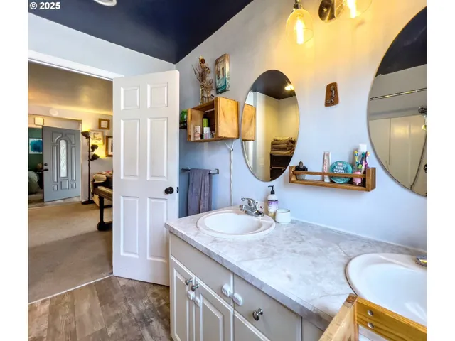 $430,000 | 17928 Webster Road, Gladstone, OR 97027