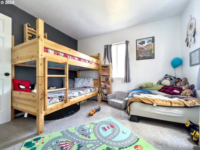 $430,000 | 17928 Webster Road, Gladstone, OR 97027