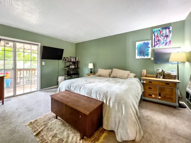 $430,000 | 17928 Webster Road, Gladstone, OR 97027