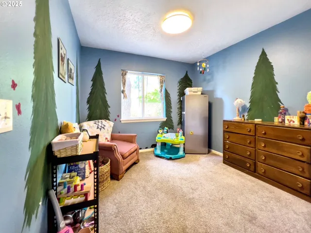 $430,000 | 17928 Webster Road, Gladstone, OR 97027