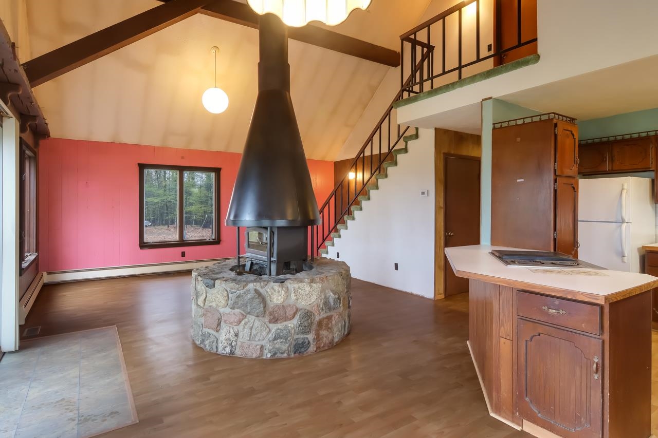 9737 East Otto Road Suttons Bay, MI 49682 - Photo 6 of 48 1910757-5.JPG