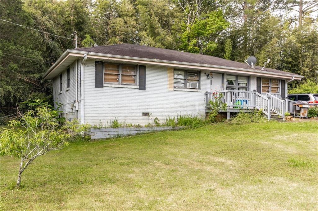 a view of a house with pool