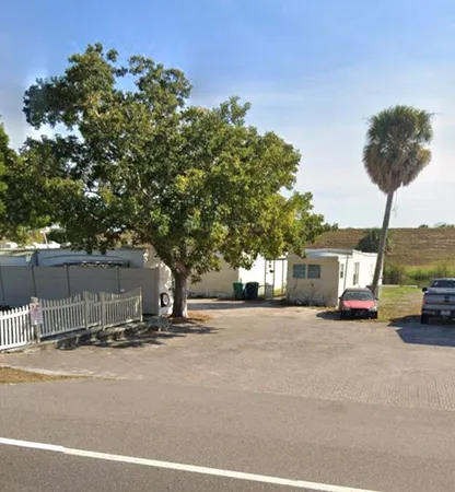 $1,100 | 220 Highway 441, Okeechobee, FL 34974