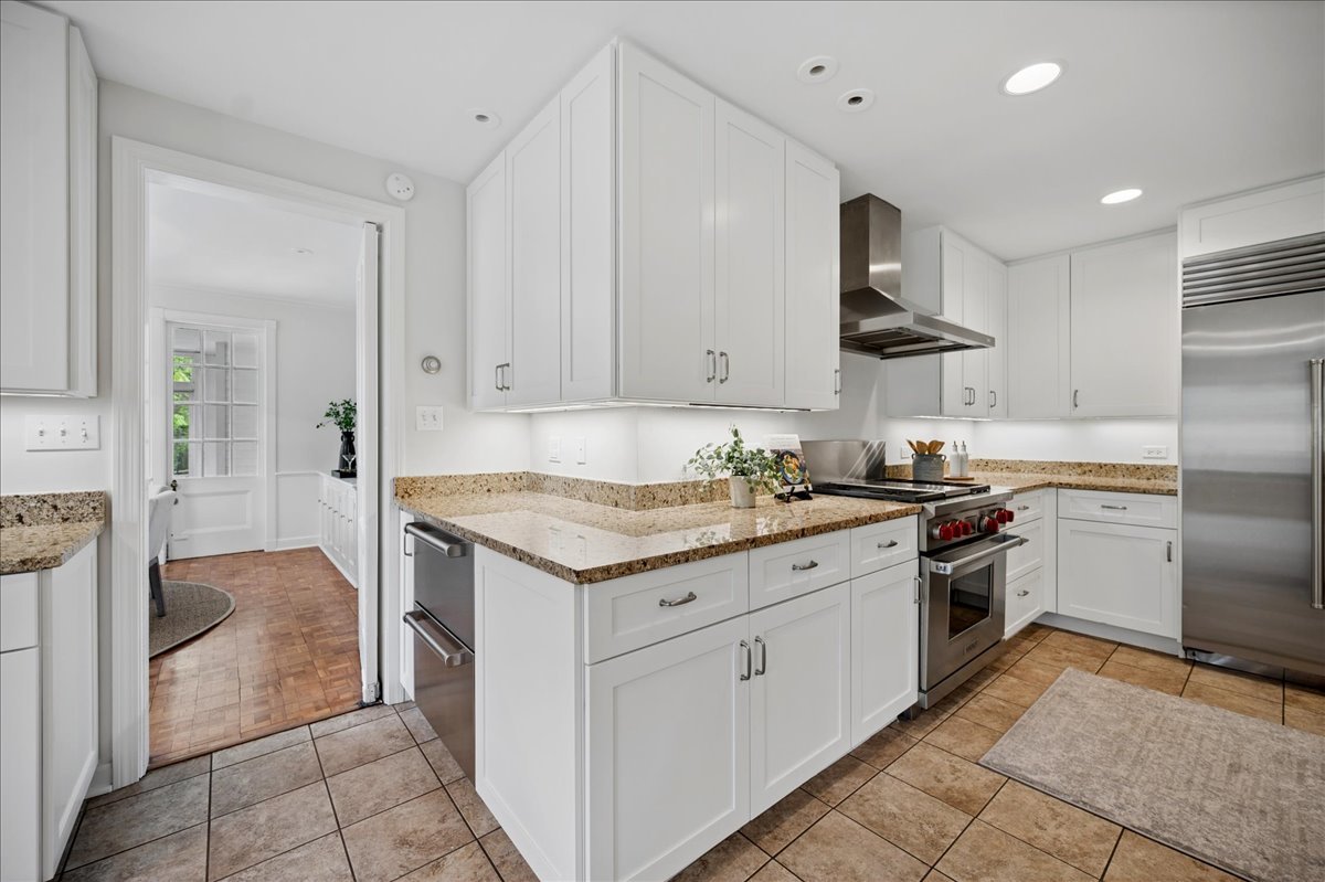 211 Church Road Winnetka, IL 60093 - Photo 16 of 42 Gallery Image 16
