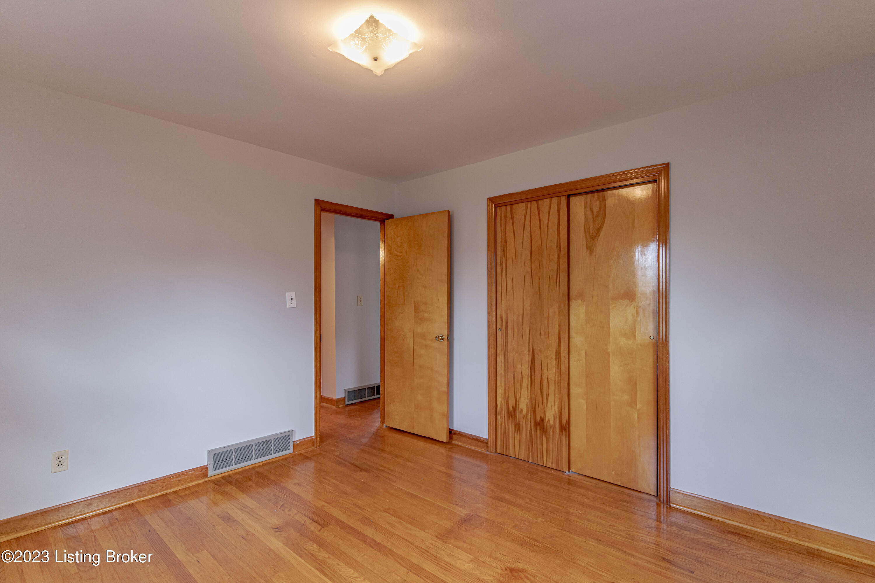 5801 Maryman Road Louisville, KY 40258 - Photo 33 of 71 DSC03882