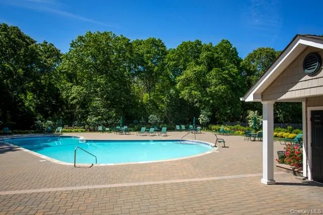 $2,350 | 17 Quentin Place, Unit 1701B, Coram, NY 11727