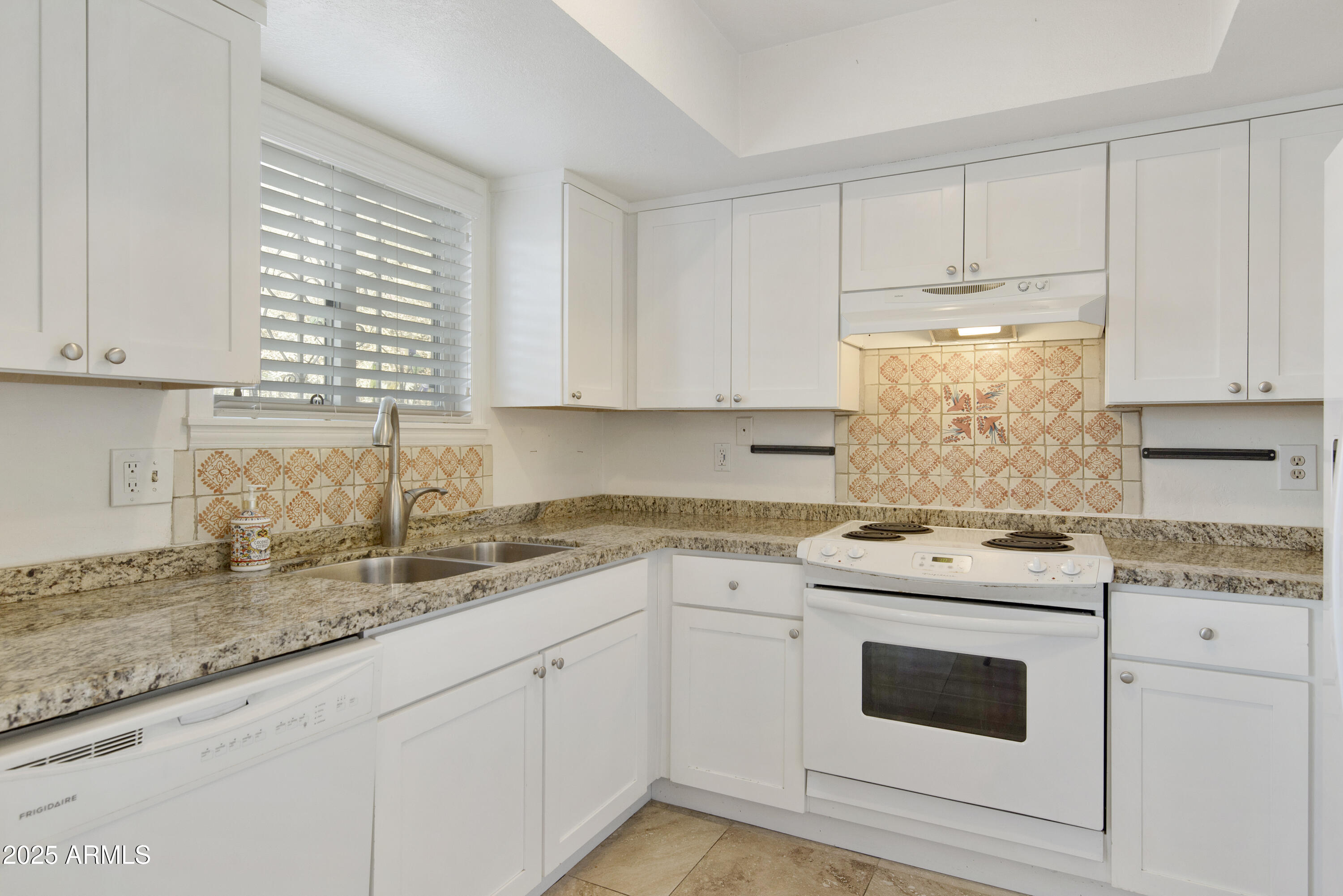 1402 East Osborn Road, Unit 7 Phoenix, AZ 85014 - Photo 8 of 20 _DSC1099