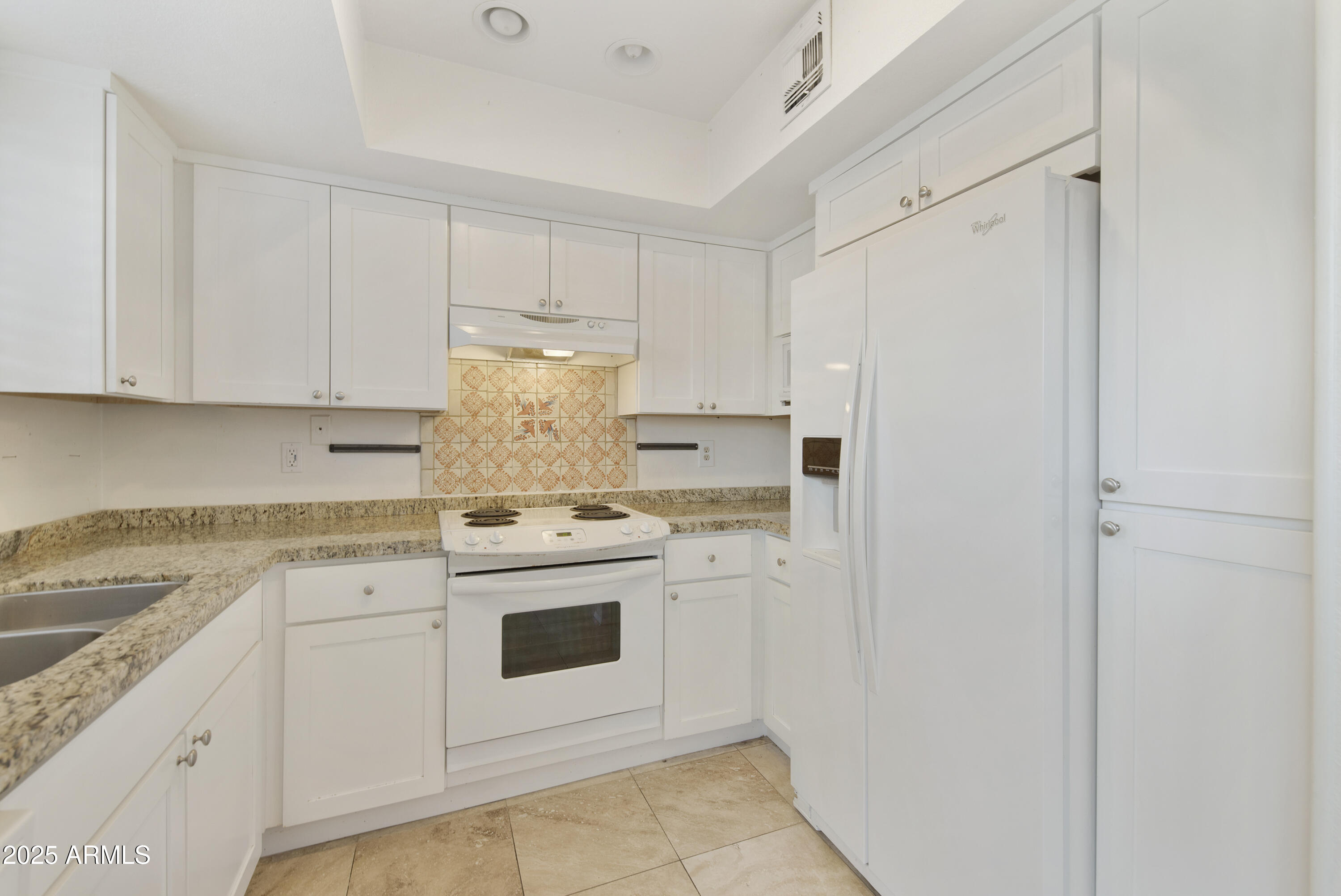 1402 East Osborn Road, Unit 7 Phoenix, AZ 85014 - Photo 9 of 20 _DSC1102