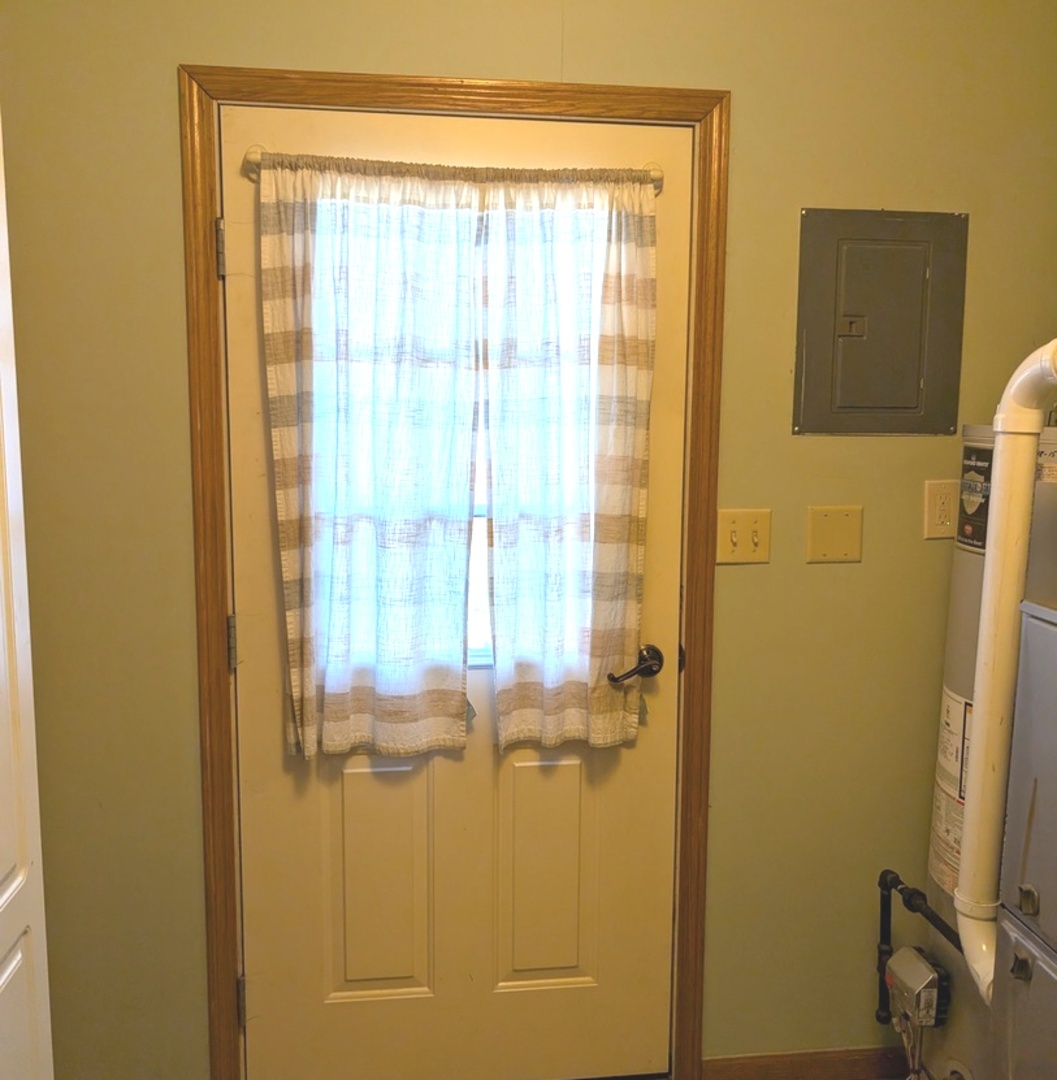 112 Wright Drive Utica, IL 61373 - Photo 12 of 30 a bathroom with a shower