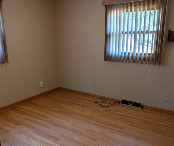 $1,495 | 112 Wright Drive, Utica, IL 61373