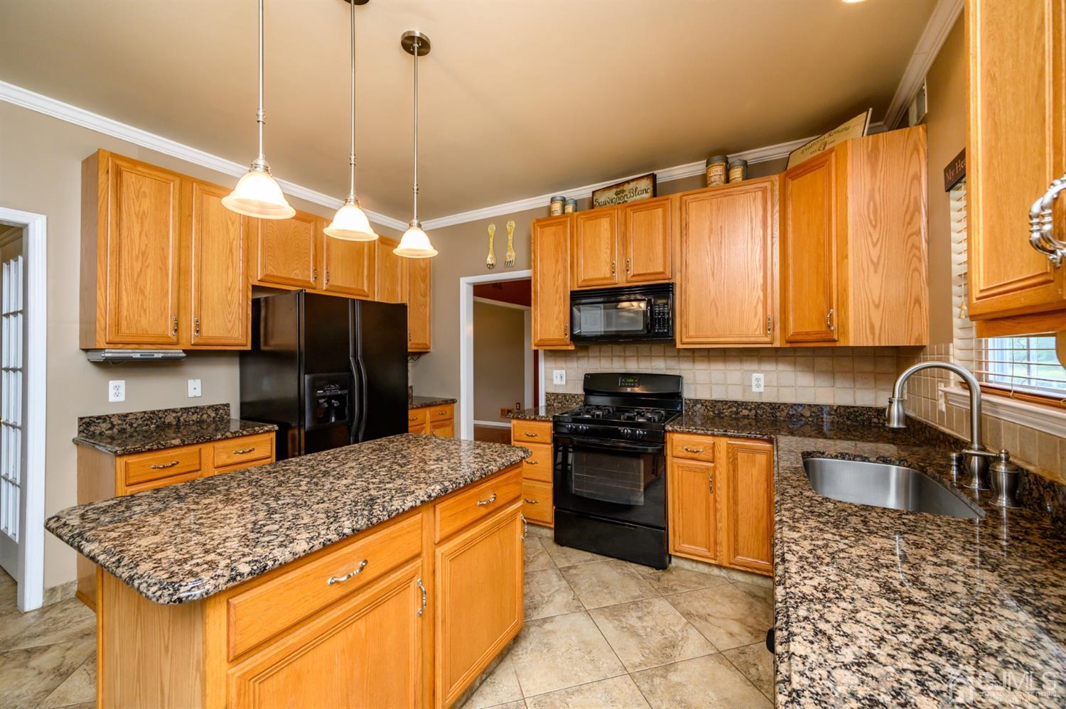 24 Goldfinch Road Jackson, NJ 08527 - Photo 9 of 48 Gallery Image 9