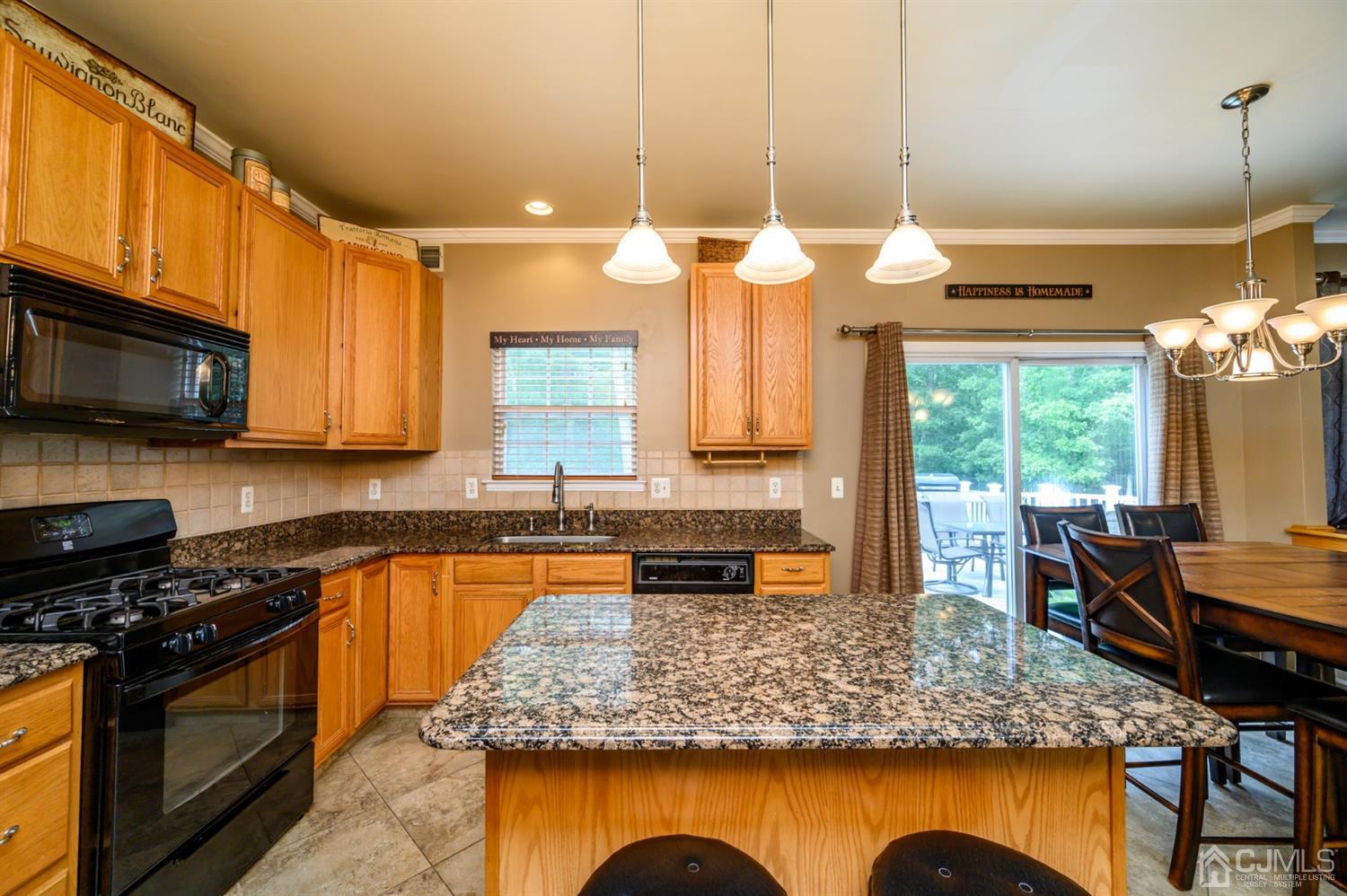 24 Goldfinch Road Jackson, NJ 08527 - Photo 10 of 48 Gallery Image 10