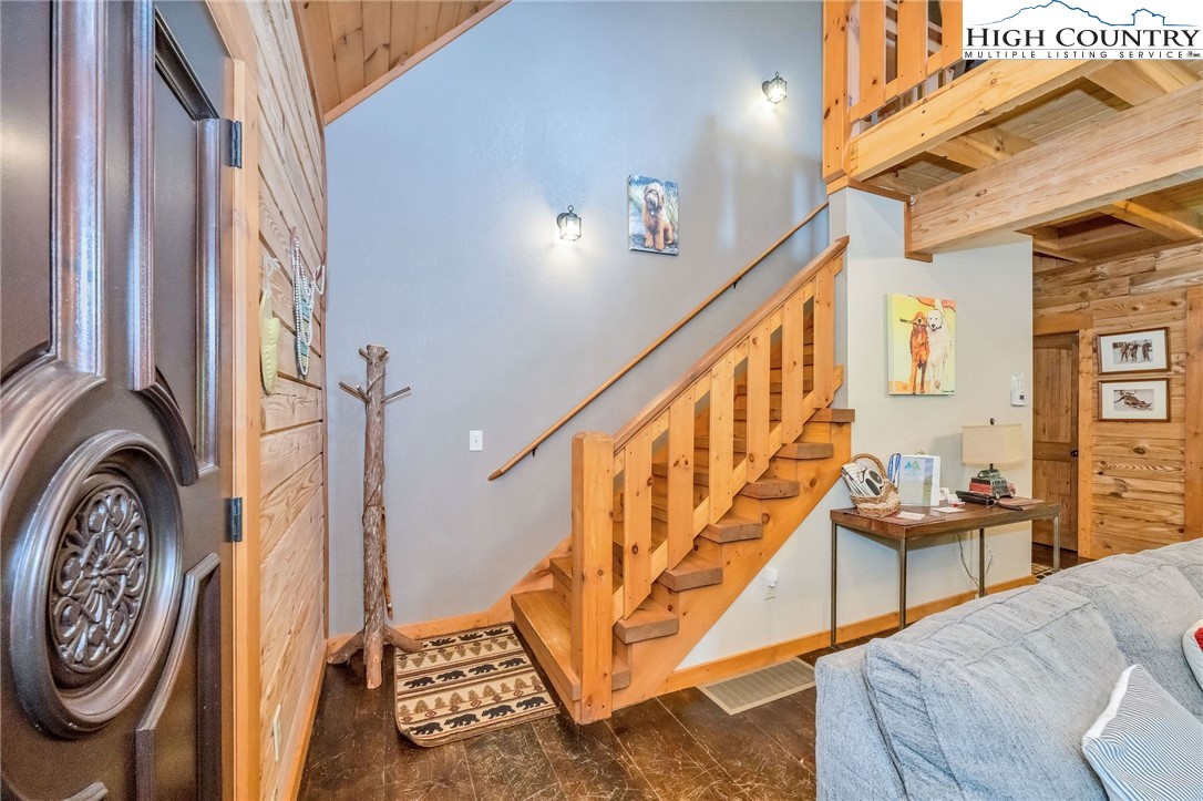 218 Cherokee Circle Jefferson, NC 28640 - Photo 13 of 50 a view of an entryway with wooden floor