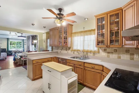 $360,000 | 937 Elsie Avenue, Gurnee, IL 60031