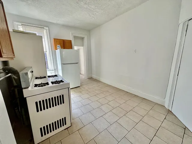 $2,200 | 521 Willow Avenue, Unit 4R, Hoboken, NJ 07030