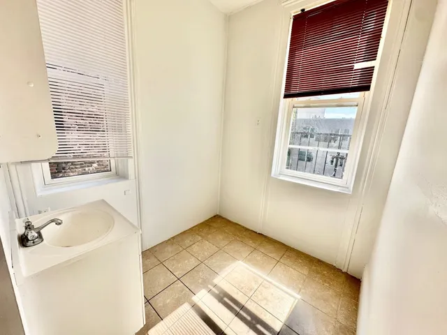 $2,200 | 521 Willow Avenue, Unit 4R, Hoboken, NJ 07030