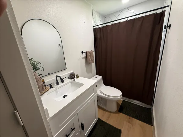 $1,995 | 7509 Mockingbird Lane, Texas City, TX 77591