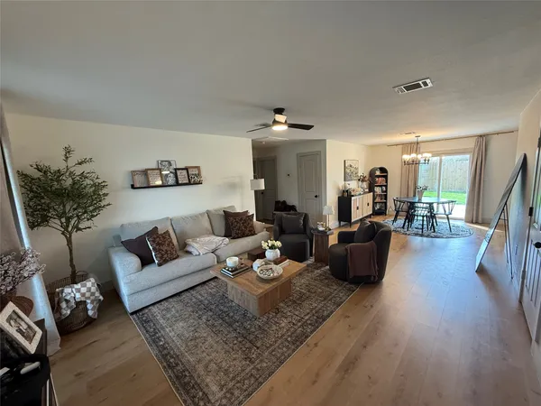 $1,995 | 7509 Mockingbird Lane, Texas City, TX 77591