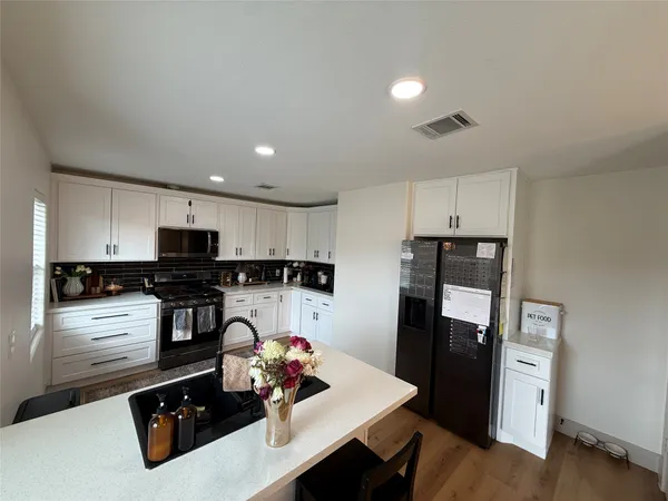 $1,995 | 7509 Mockingbird Lane, Texas City, TX 77591
