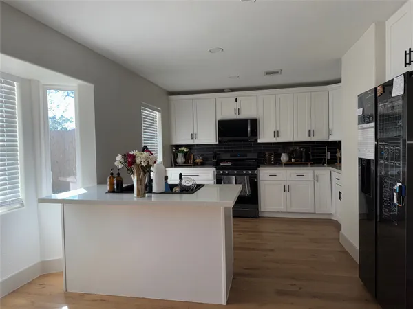 $1,995 | 7509 Mockingbird Lane, Texas City, TX 77591