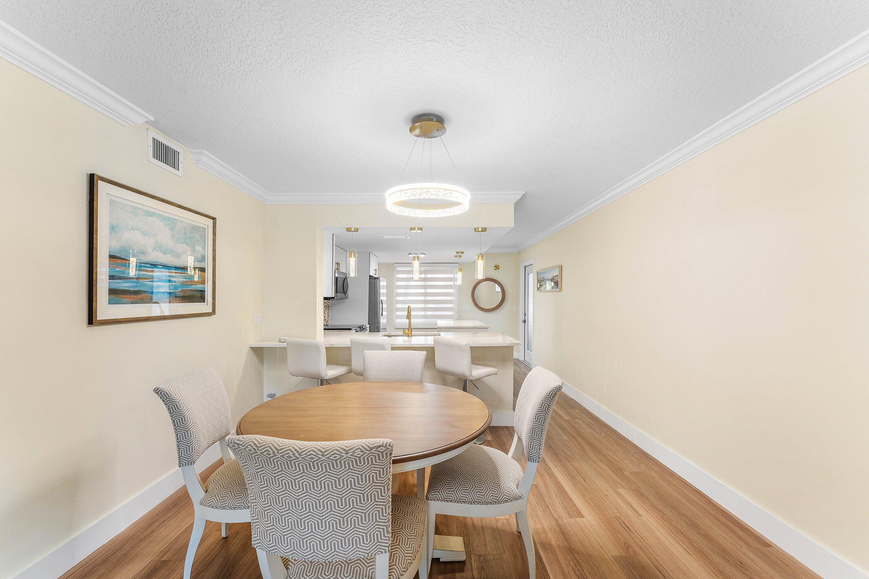 1019 Guildford East Boca Raton, FL 33434 - Photo 7 of 38 005-1019GuildfordEast-BocaRaton-FL-33434