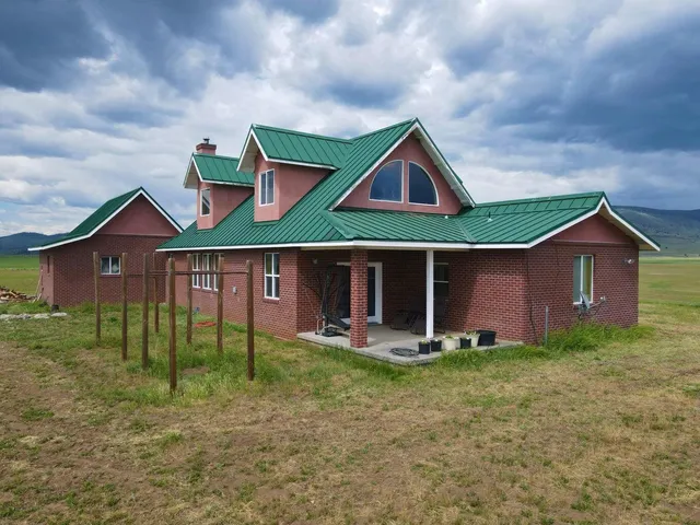 $797,500 | 1733 County Road 90, Lookout, CA 96054