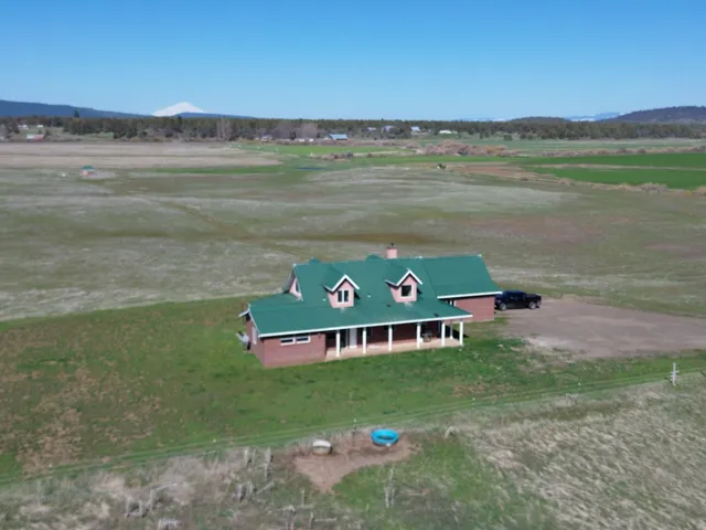 $797,500 | 1733 County Road 90, Lookout, CA 96054