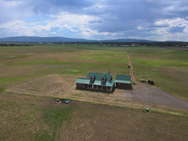 $797,500 | 1733 County Road 90, Lookout, CA 96054