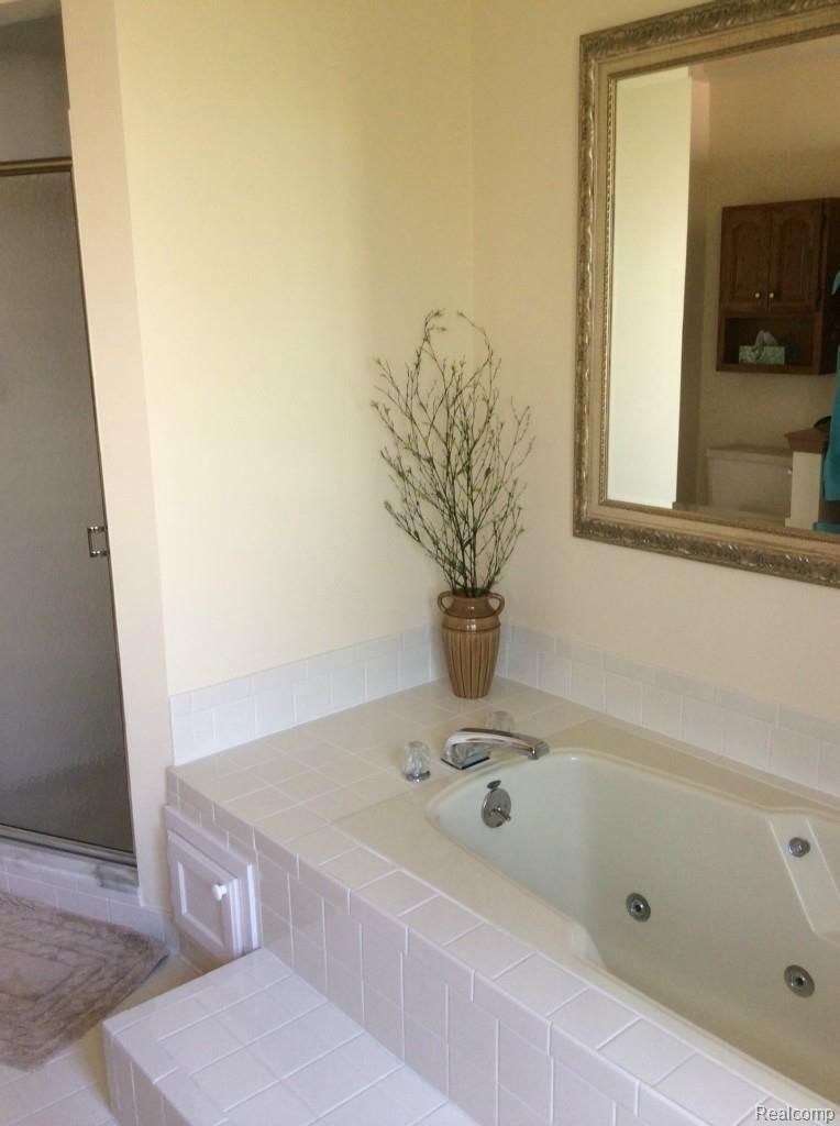 3484 Summit Ridge Drive Rochester, MI 48306 - Photo 21 of 24 3484 Summit Ridge 9.jpg