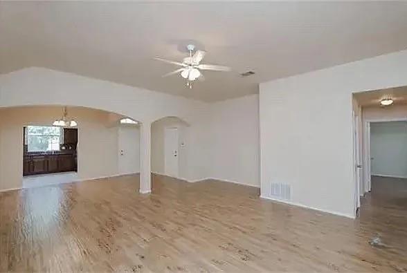 1012 Raleigh Path Denton, TX 76208 - Photo 6 of 9