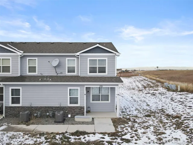 $259,999 | 301 South 4th Avenue, Deer Trail, CO 80105