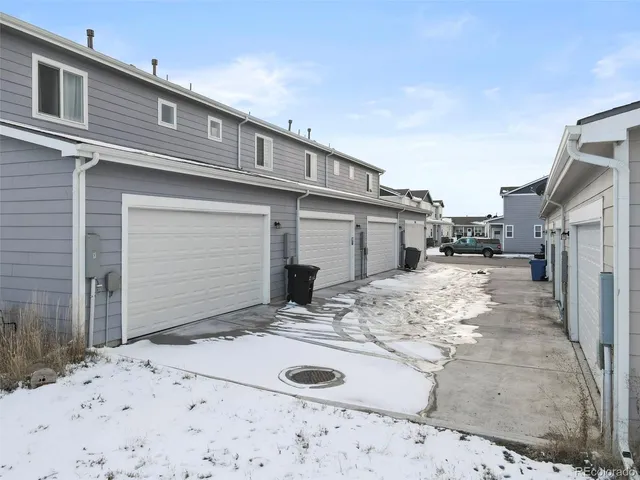 $259,999 | 301 South 4th Avenue, Deer Trail, CO 80105