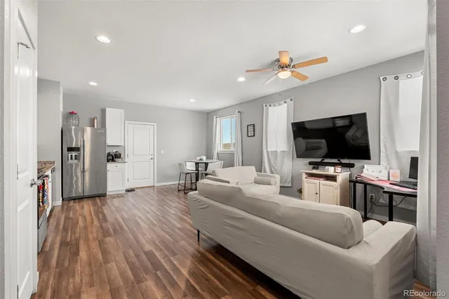 $259,999 | 301 South 4th Avenue, Deer Trail, CO 80105