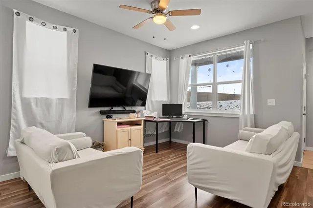 $259,999 | 301 South 4th Avenue, Deer Trail, CO 80105