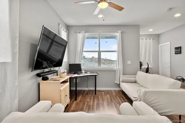 $259,999 | 301 South 4th Avenue, Deer Trail, CO 80105