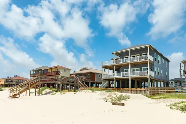 $962,667 | 109 A Santar Loop, Unit A, Surfside Beach, TX 77541