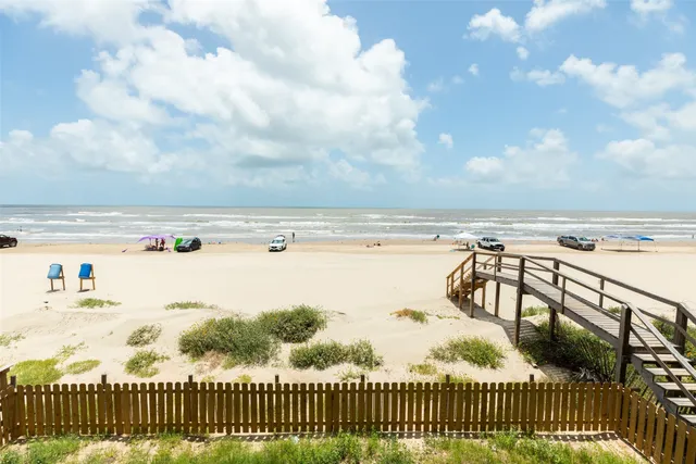 $962,667 | 109 A Santar Loop, Unit A, Surfside Beach, TX 77541